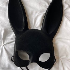 Masion Close Bunny Mask & Clip Tail